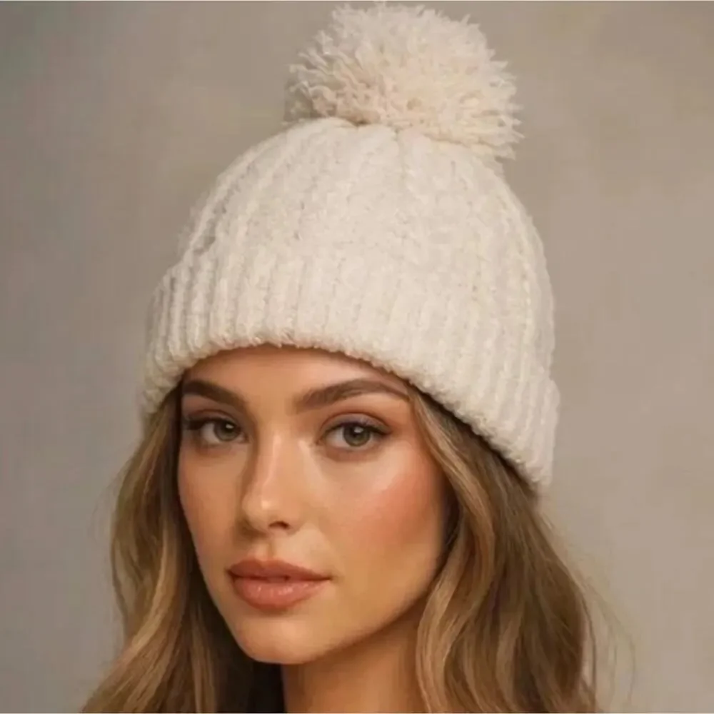 Barefoot Dreams CozyChic Cable Knit Pom Pom Beanie Cream White NWT BDWCC20562 OS